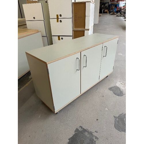 Mobile moduler på hjul med 3 skabe, 1 hylde 