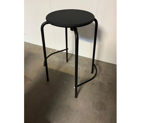 ST2 Taburet med sort PUR sæde